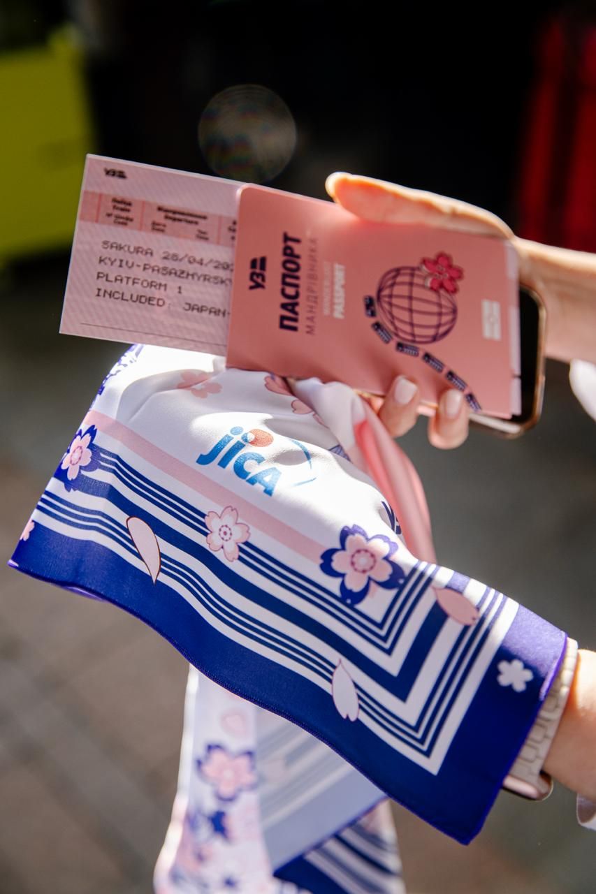 У перший рейс країною вирушив новий потяг «Сакура»