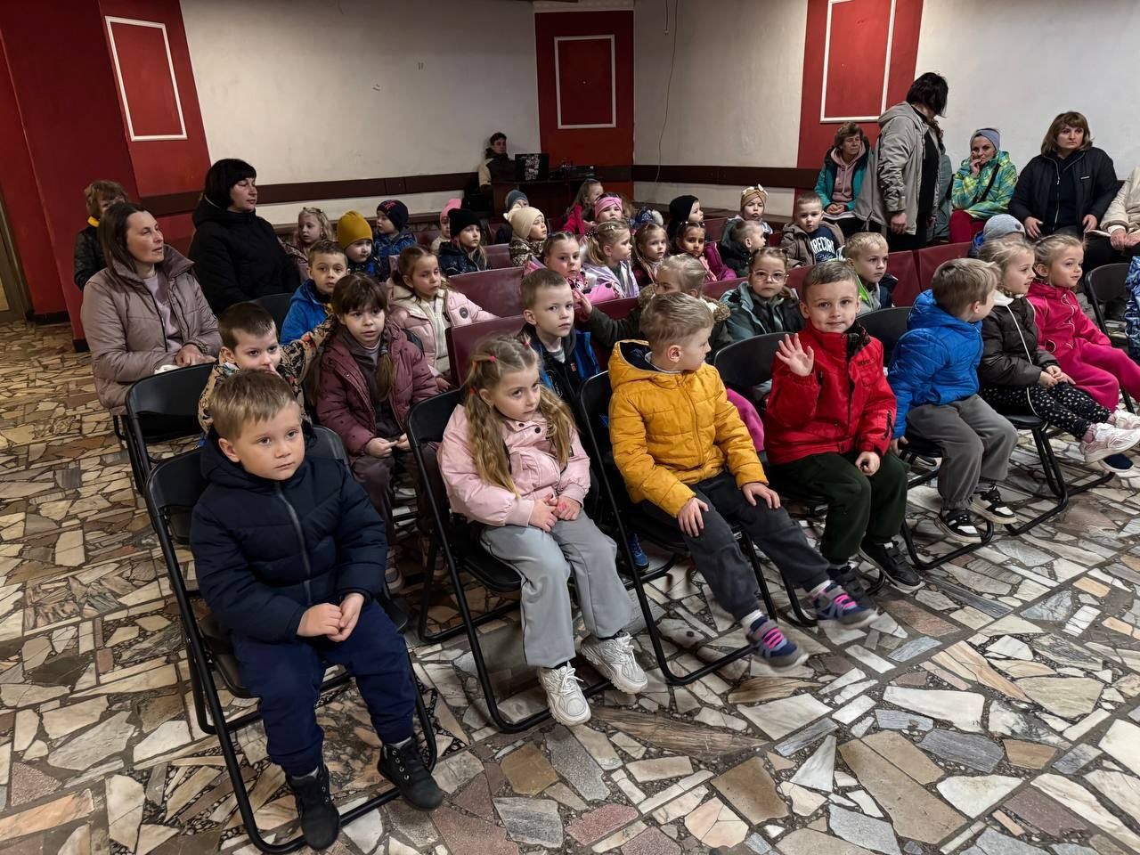 Дошкільнята відвідали театральну виставу