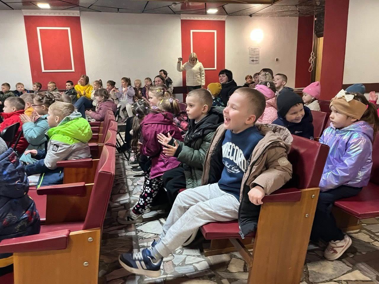 Дошкільнята відвідали театральну виставу