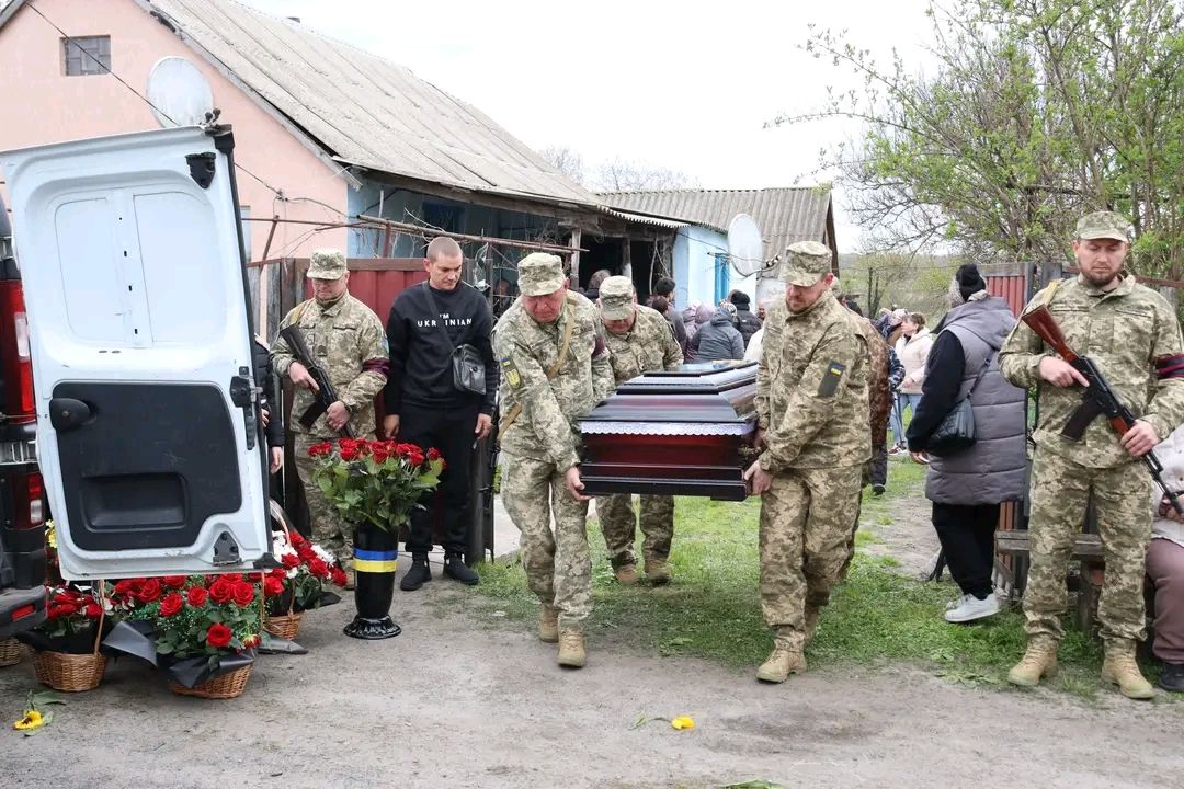 В останню путь провели Олександра Тітічка з Потеряйок