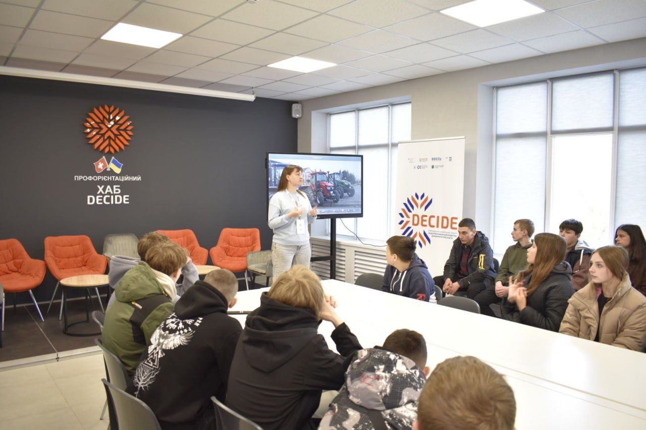 Покровські учні відвідали профорієнтаційний хаб