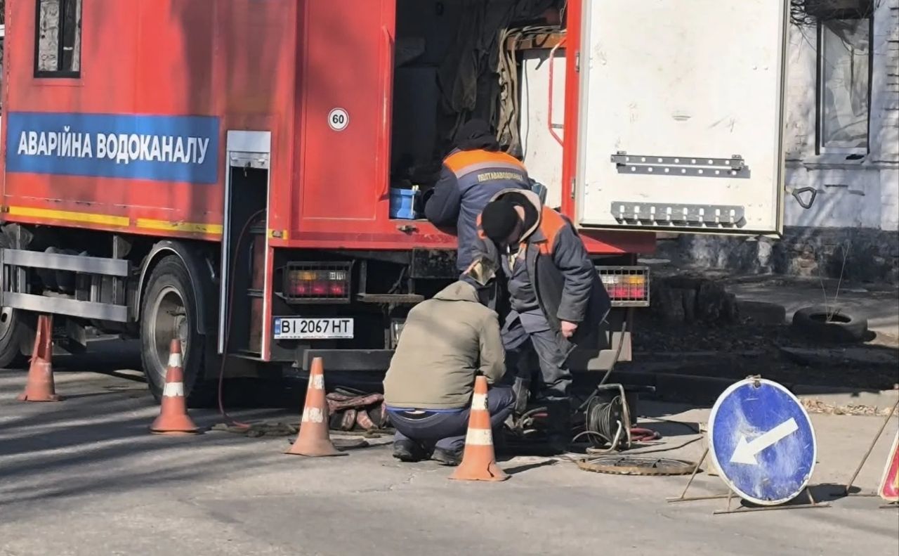 У Решетилівці тривають аварійні ремонтні роботи на мережі водопостачання