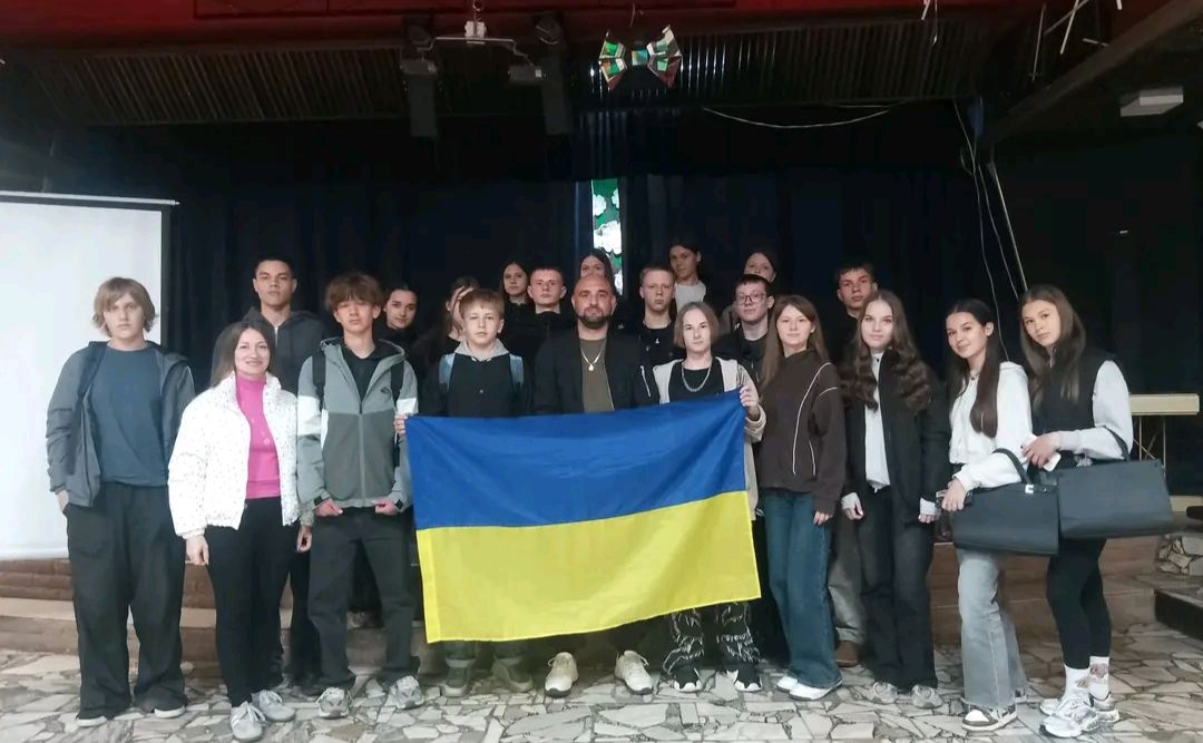 Шлях ветерана: ліцеїсти зустрілися з військовим з позивним «Локі»
