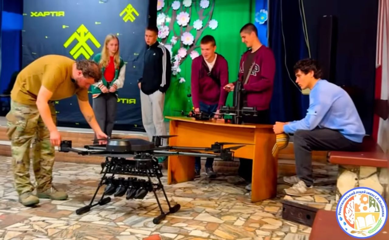 Решетилівські старшокласники зустрілися з представниками «Хартії»