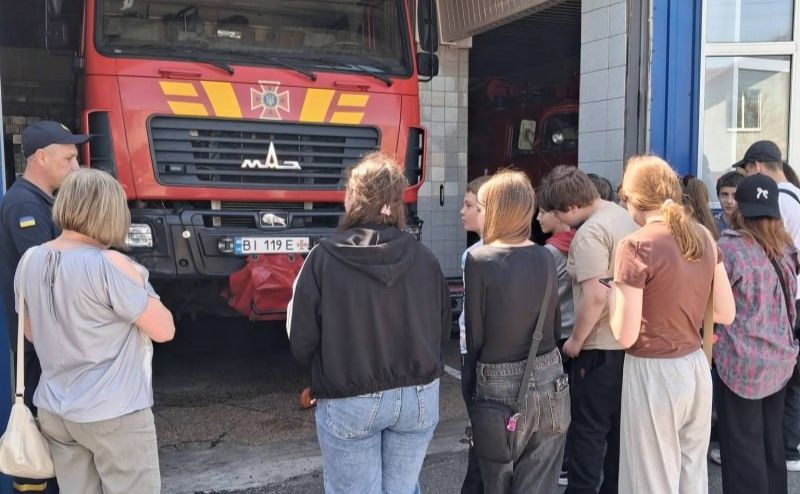 Шевченківські школярі побували в гостях у решетилівських рятувальників