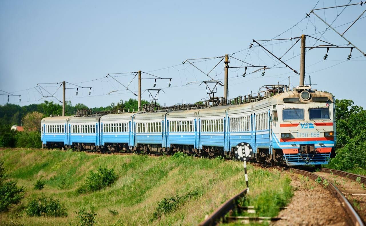 На Полтавщині приміські потяги змінюють рух