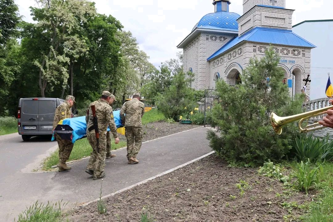На Решетилівщині попрощалися з захисником Іваном Цибарем
