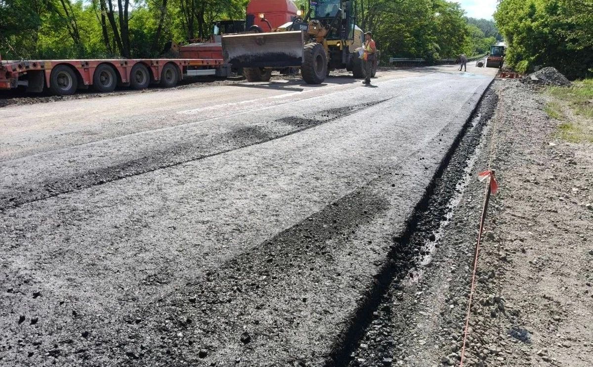 В регіоні активно ремонтують автошляхи