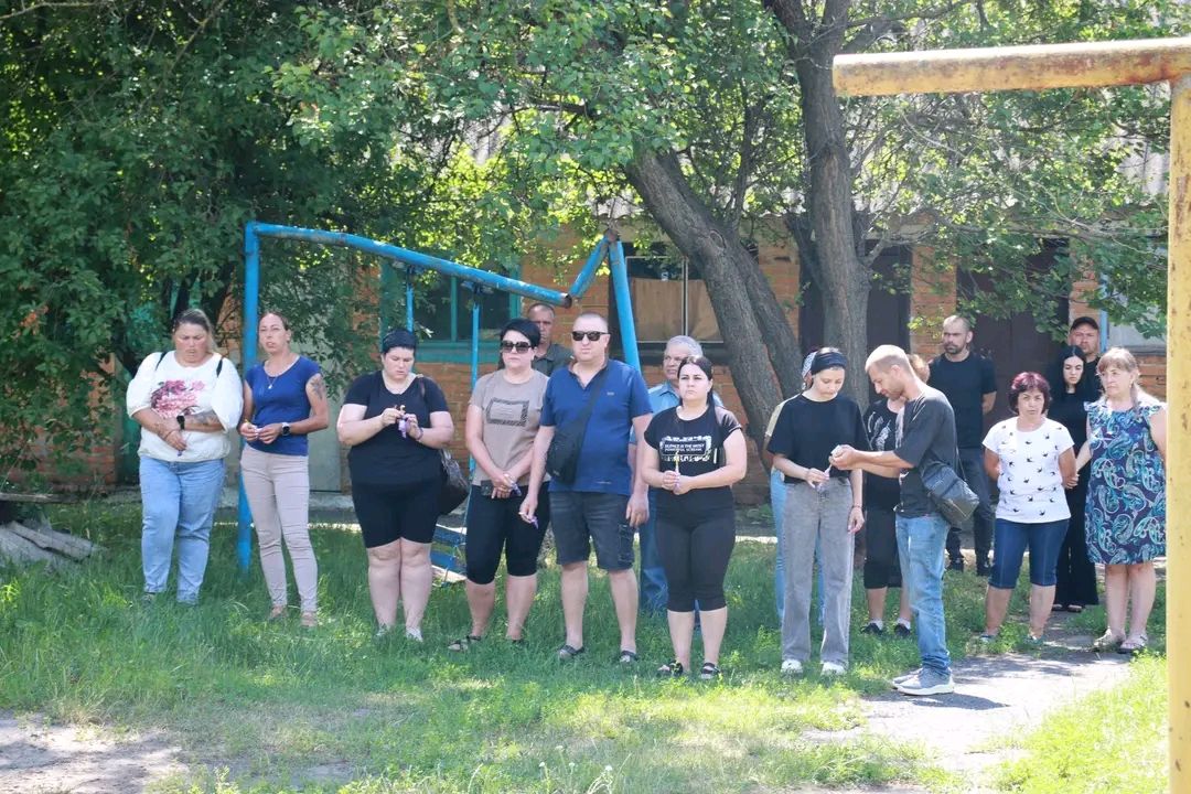 Решетилівська громада провела в останню путь старшого солдата Ігоря Дроботая з селища Покровське
