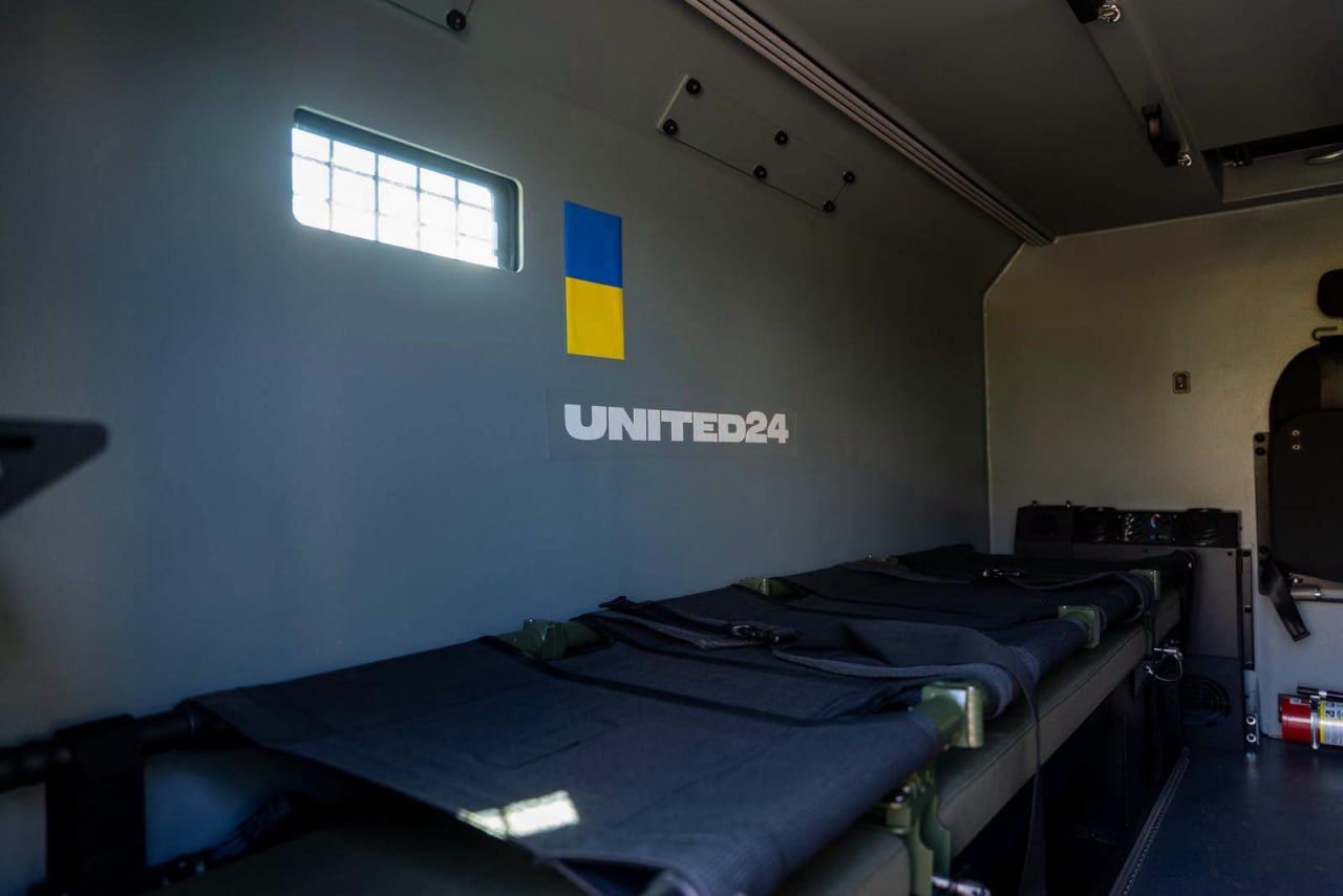 Для потреб військових медиків коштом United24 закупили 13 бронеавтомобілів