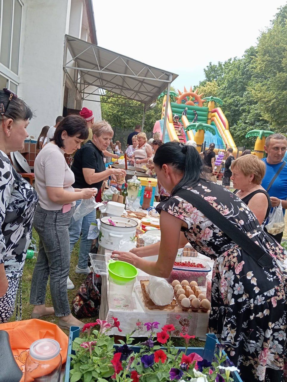 У Малому Бакаї зібрали майже 30 тисяч на підтримку ЗСУ