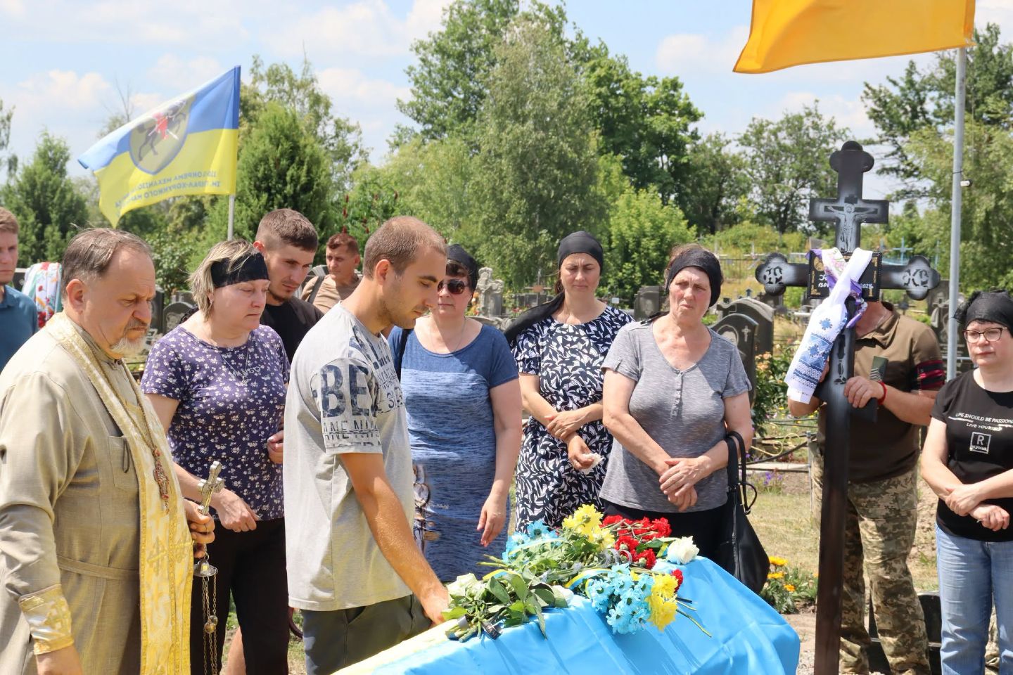 Решетилівська громада попрощалася із захисником Іваном Мелешем