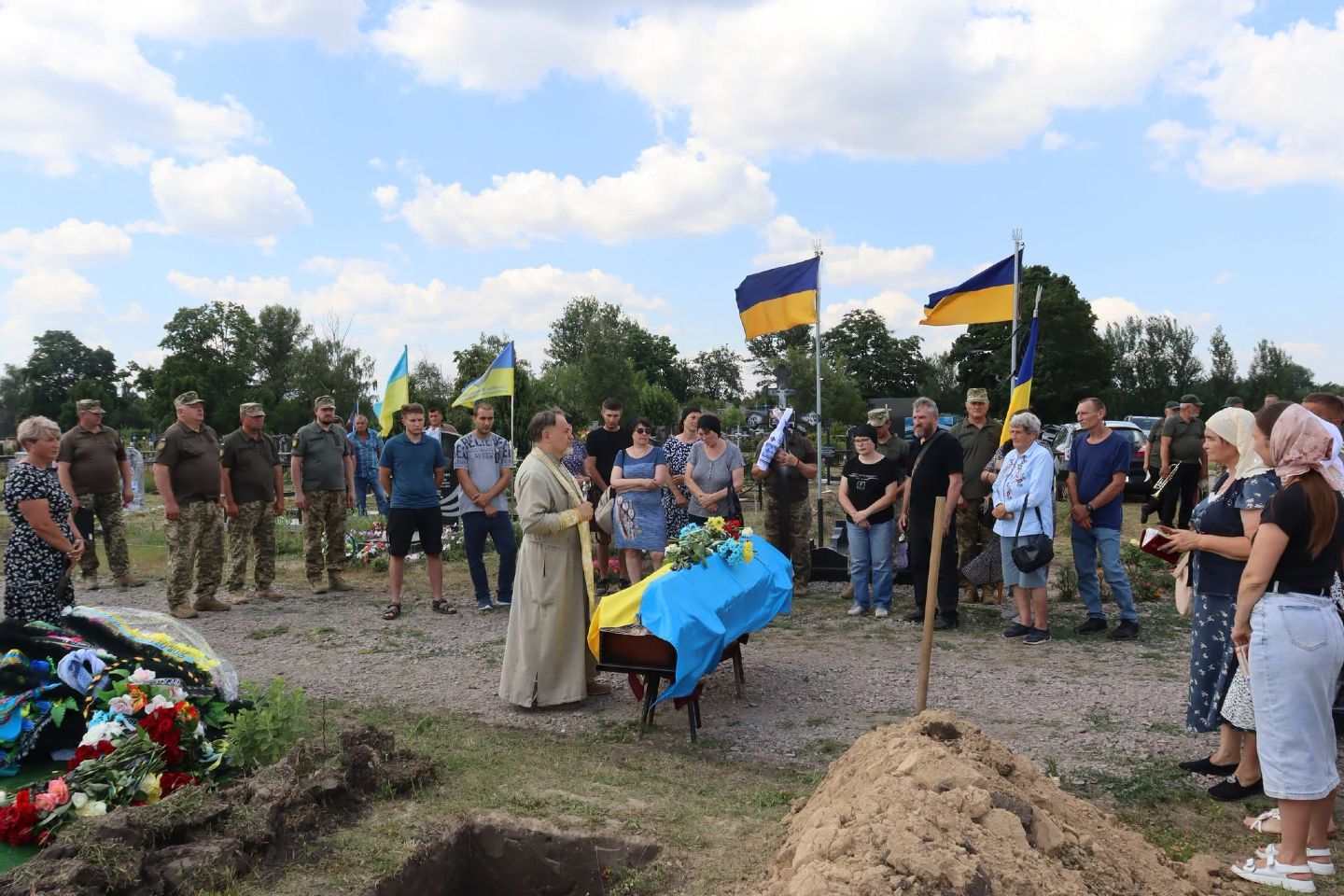 Решетилівська громада попрощалася із захисником Іваном Мелешем