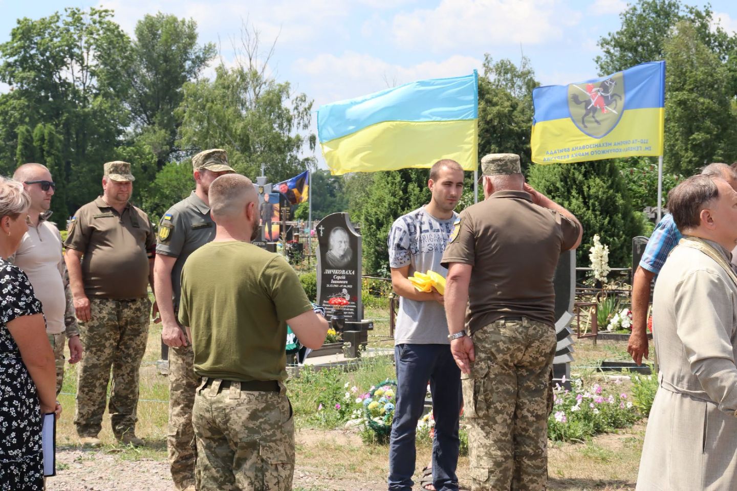 Решетилівська громада попрощалася із захисником Іваном Мелешем