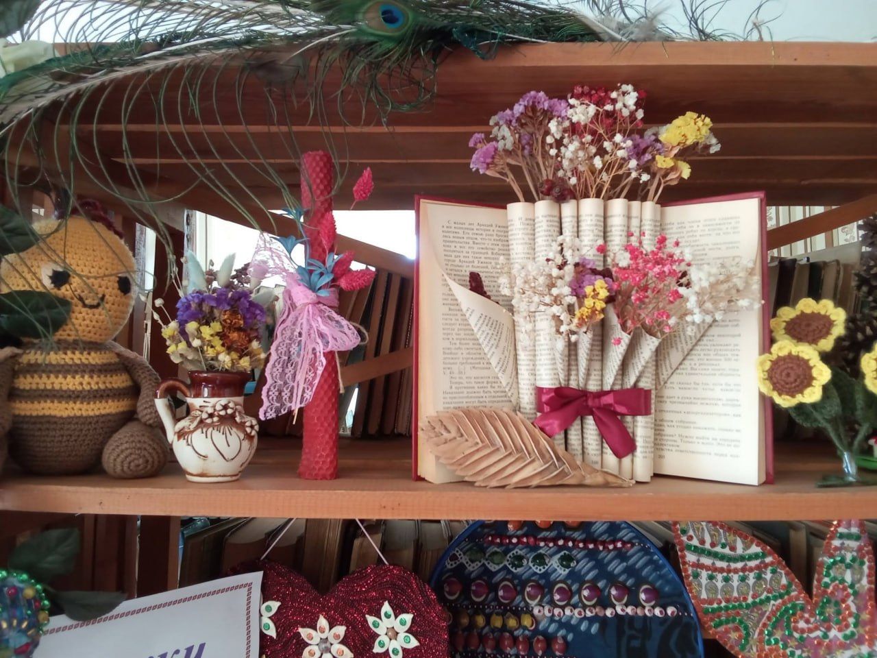 У Калениківській СБФ діє виставка handmade-робіт
