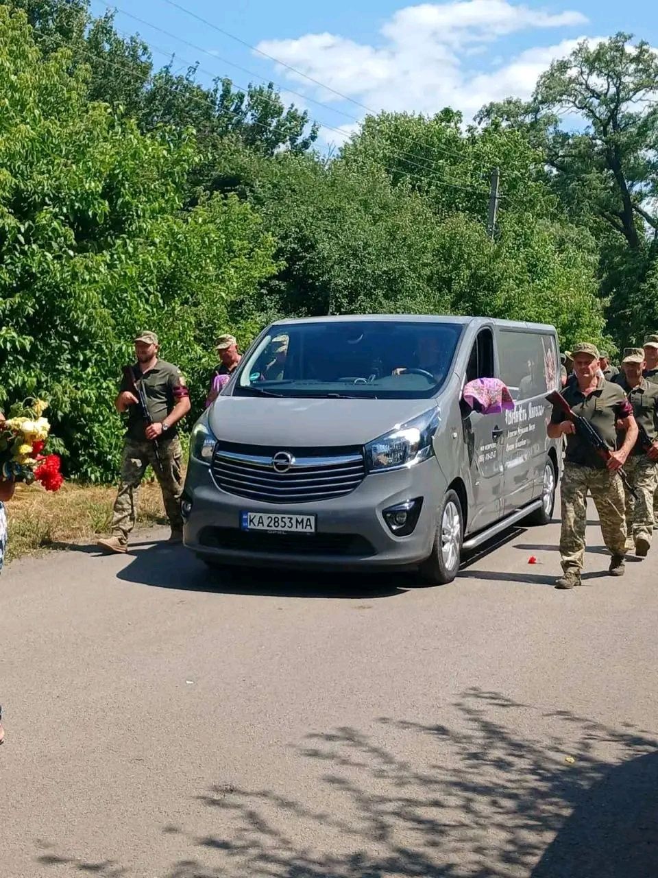 Решетилівська громада попрощалася із 23-річним воїном Олександром Годиною