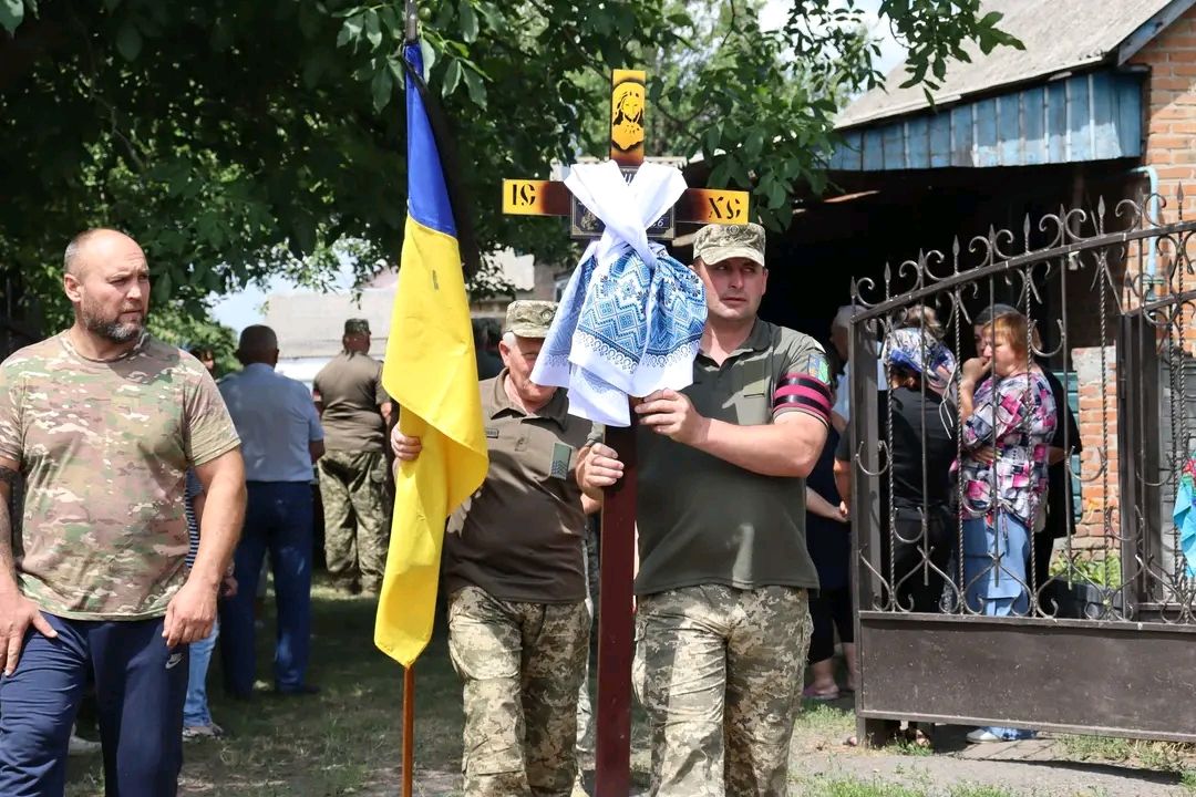 Громада провела в останню путь Миколу Лукашука