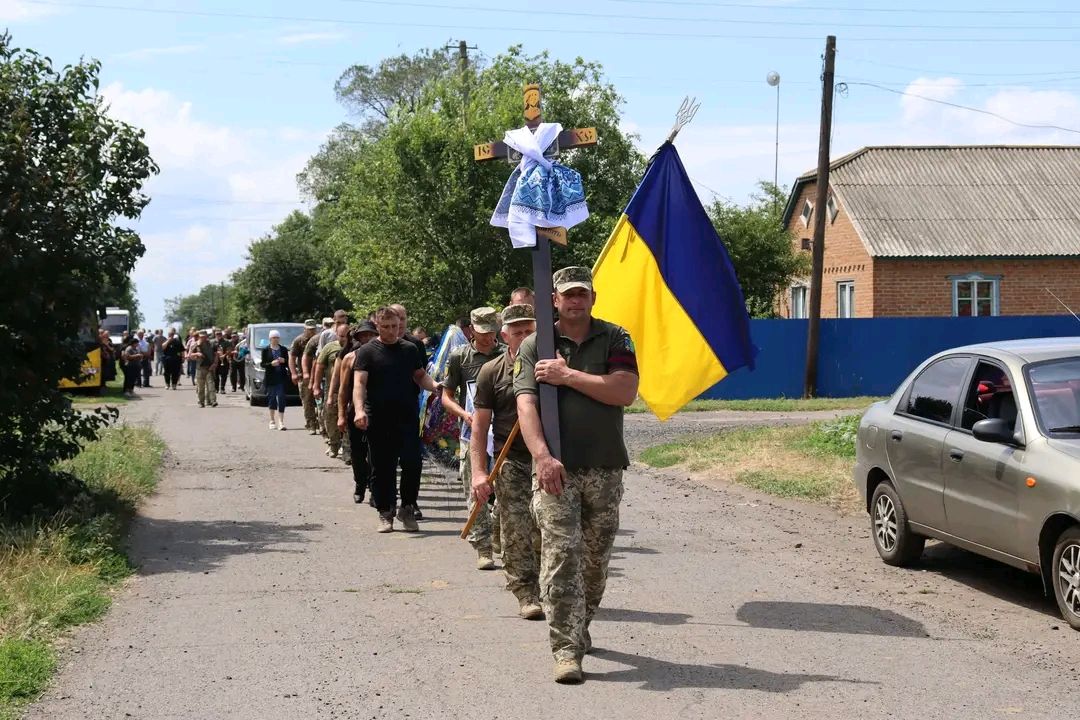 Громада провела в останню путь Миколу Лукашука