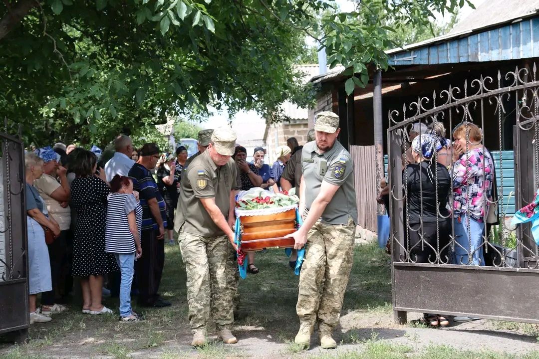 Громада провела в останню путь Миколу Лукашука