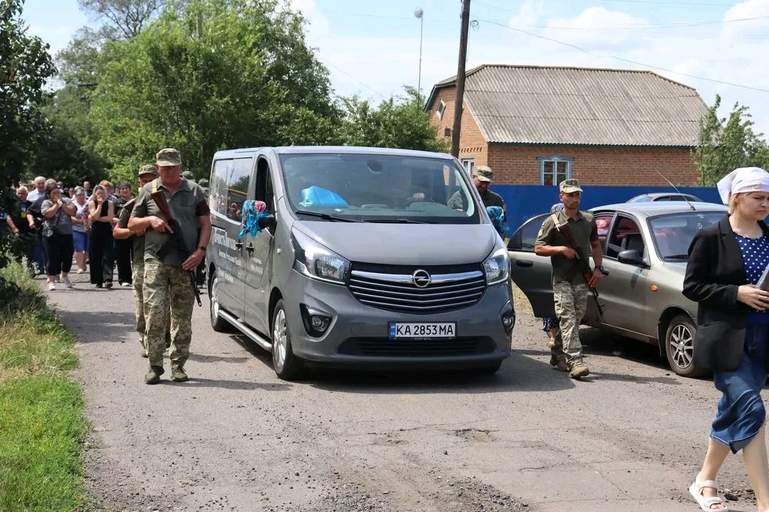 Громада провела в останню путь Миколу Лукашука