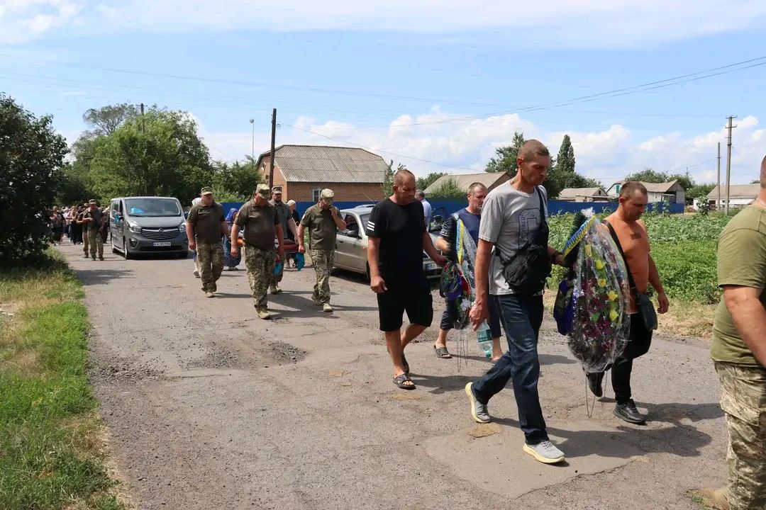 Громада провела в останню путь Миколу Лукашука
