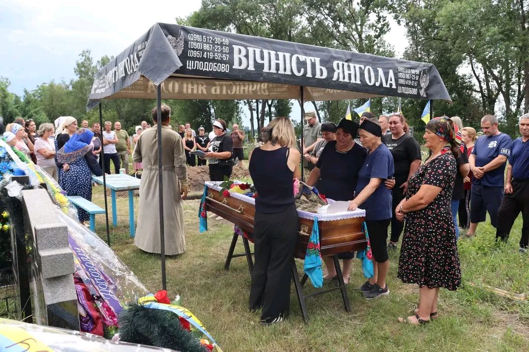 Громада провела в останню путь Миколу Лукашука