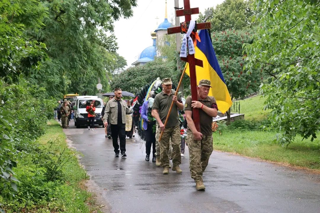 Решетилівщина продовжує оплакувати своїх захисників — сьогодні попрощалися із Артемом Мандичем
