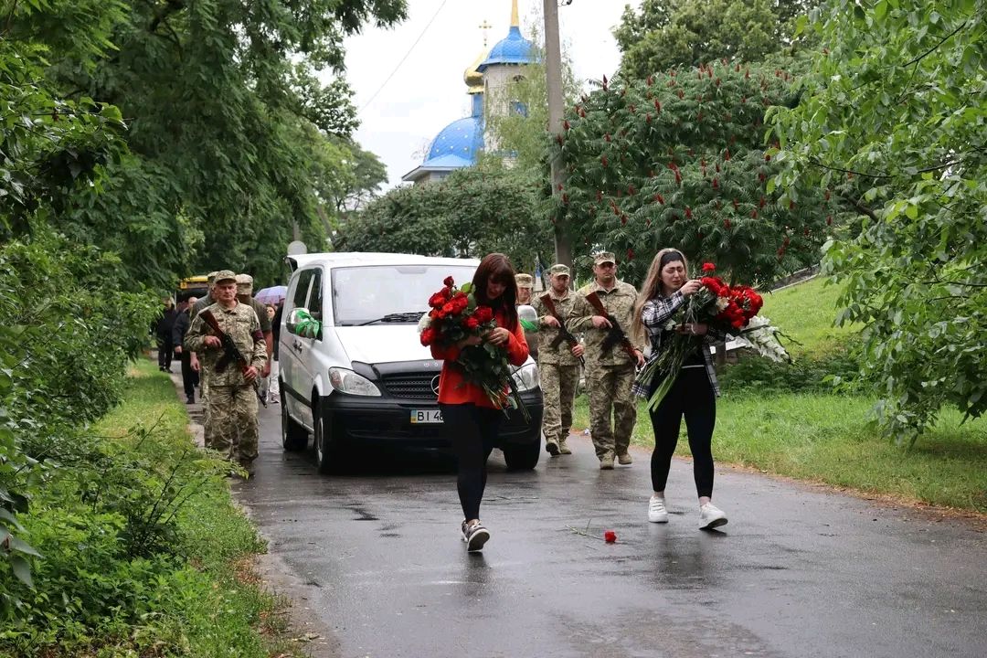 Решетилівщина продовжує оплакувати своїх захисників — сьогодні попрощалися із Артемом Мандичем
