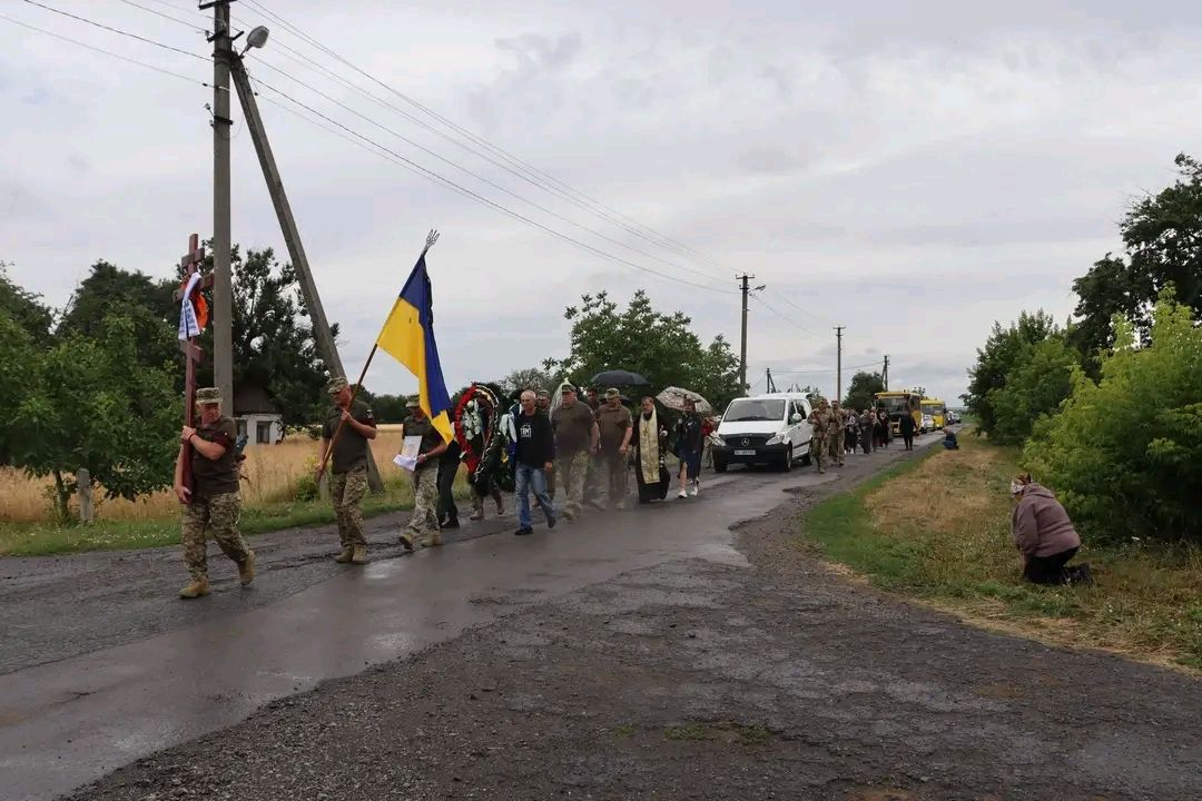Решетилівщина продовжує оплакувати своїх захисників — сьогодні попрощалися із Артемом Мандичем