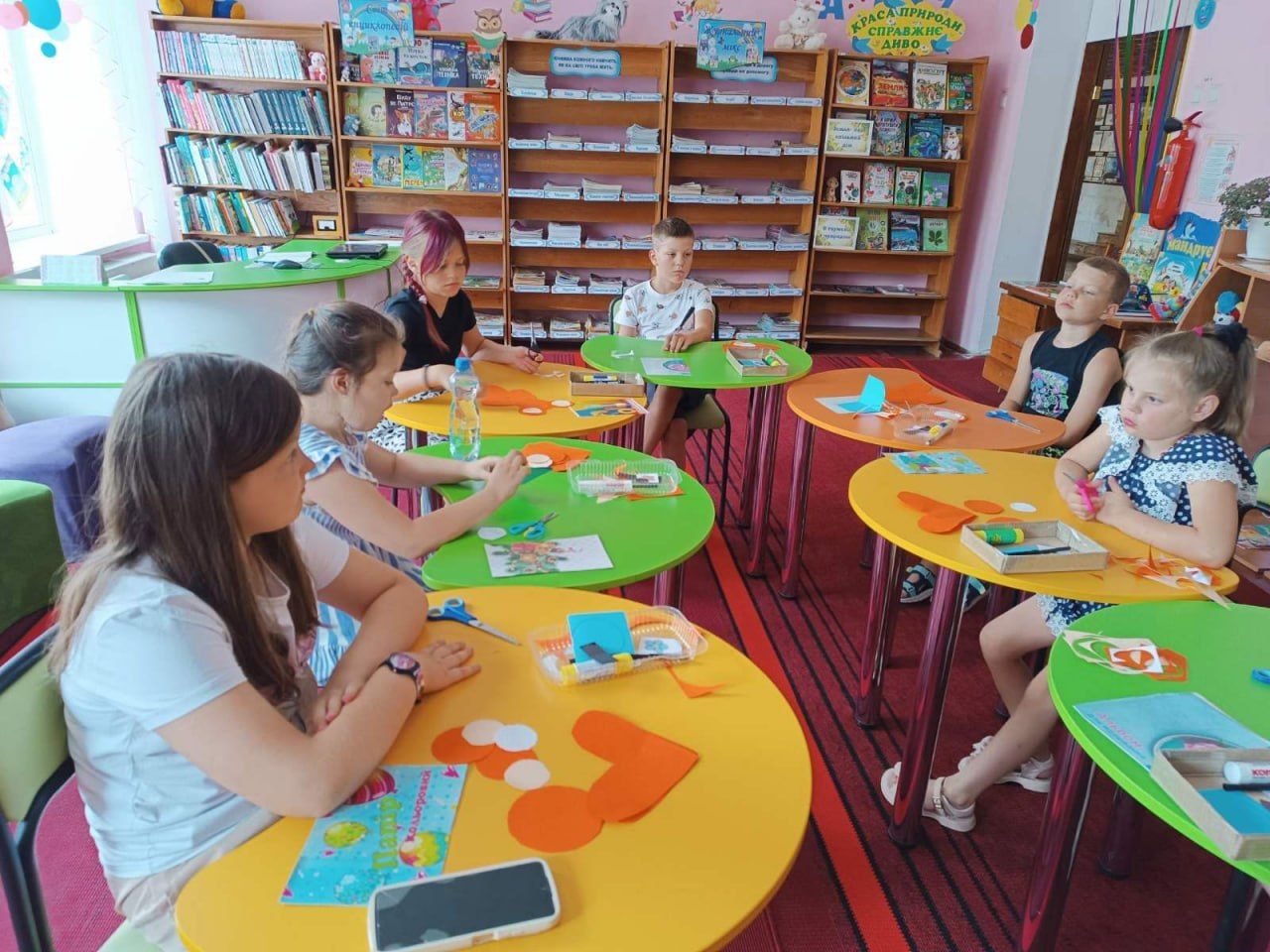 Дітлахи відвідали майстерклас із паперопластики