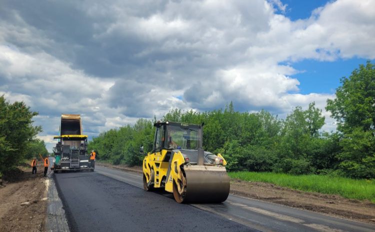 На Полтавщині продовжують оновлювати місцеві та державні дороги