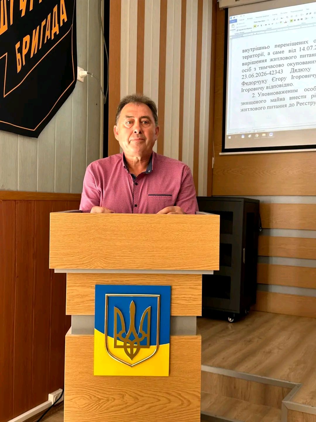Від конкурсу на автобусний маршрут до сезонної торгівлі: у Решетилівці провели позачергове засідання виконавчого комітету