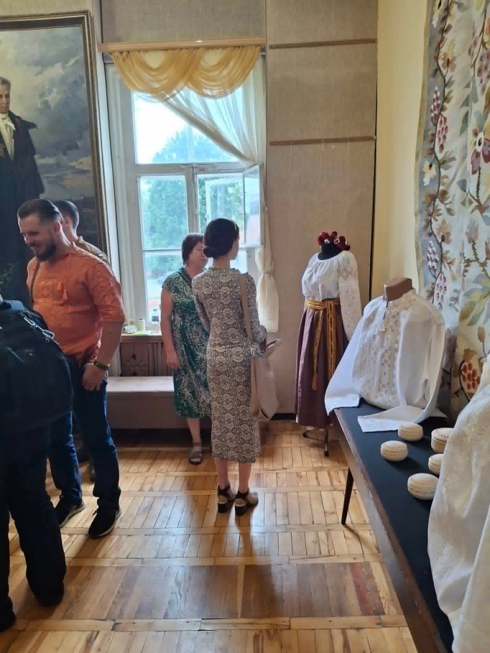 У Полтаві відкрили виставку виробів родини Вакуленко
