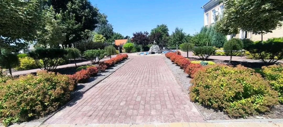 Як озеленювачі КП «Ефект» щодня створюють затишок у громаді
