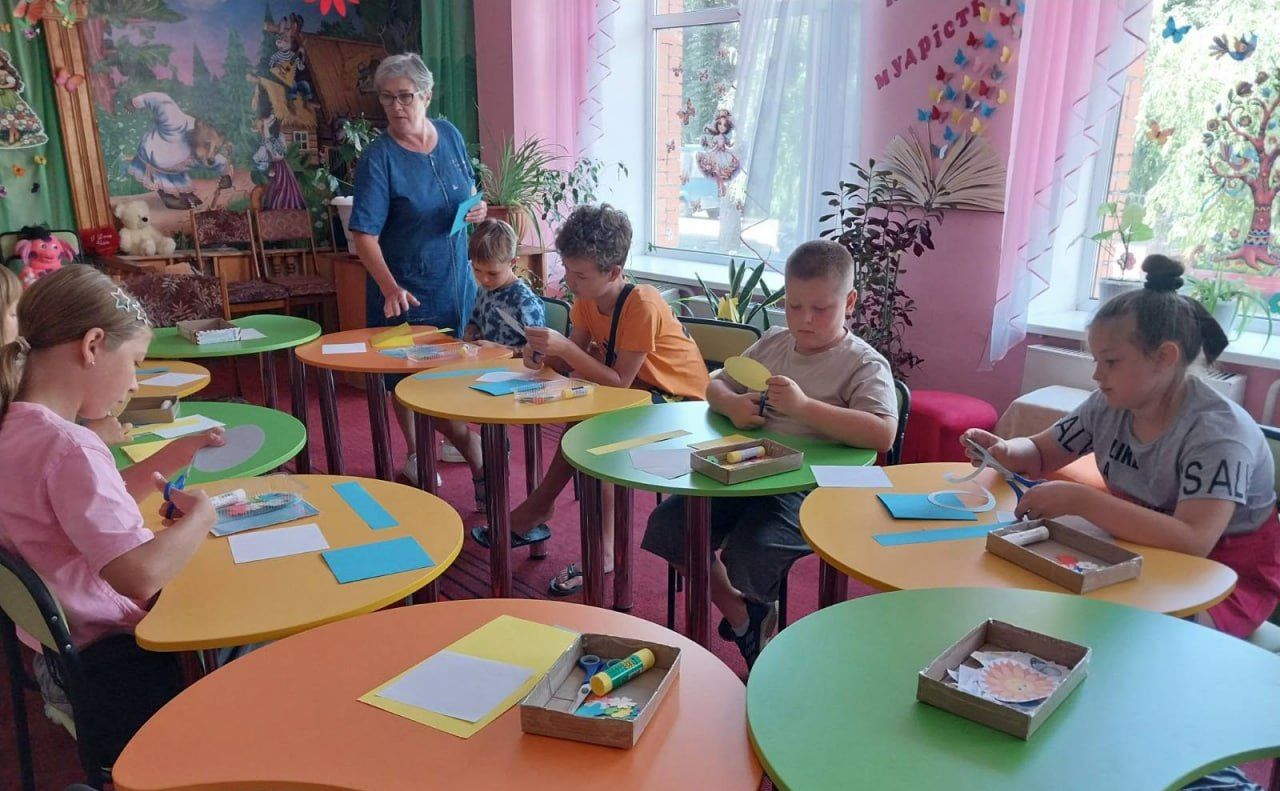 Дітлахи відвідали майстерклас із паперопластики