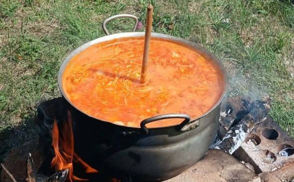 У Кукобівці завдяки борщу зібрали гроші на підтримку ЗСУ