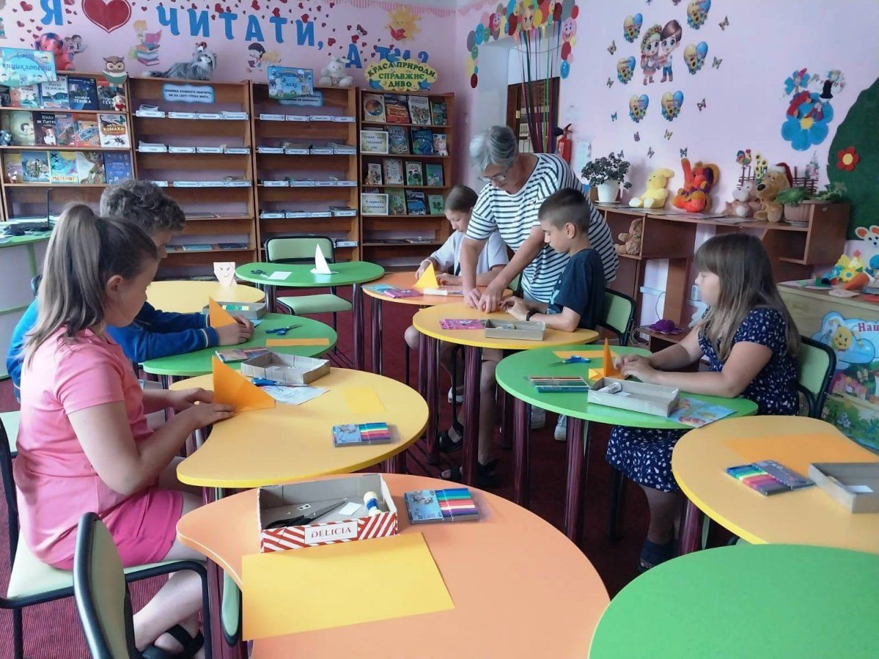 Решетилівські дітлахи опанували мистецтво створення виробів у стилі оригамі