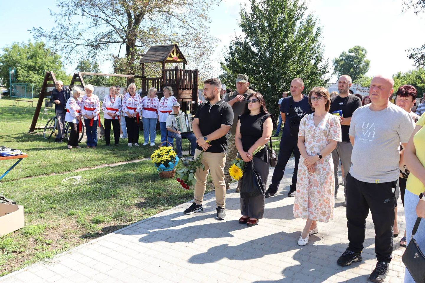 На Алеї Героїв у Покровському з’явилися ще три світлини Героїв