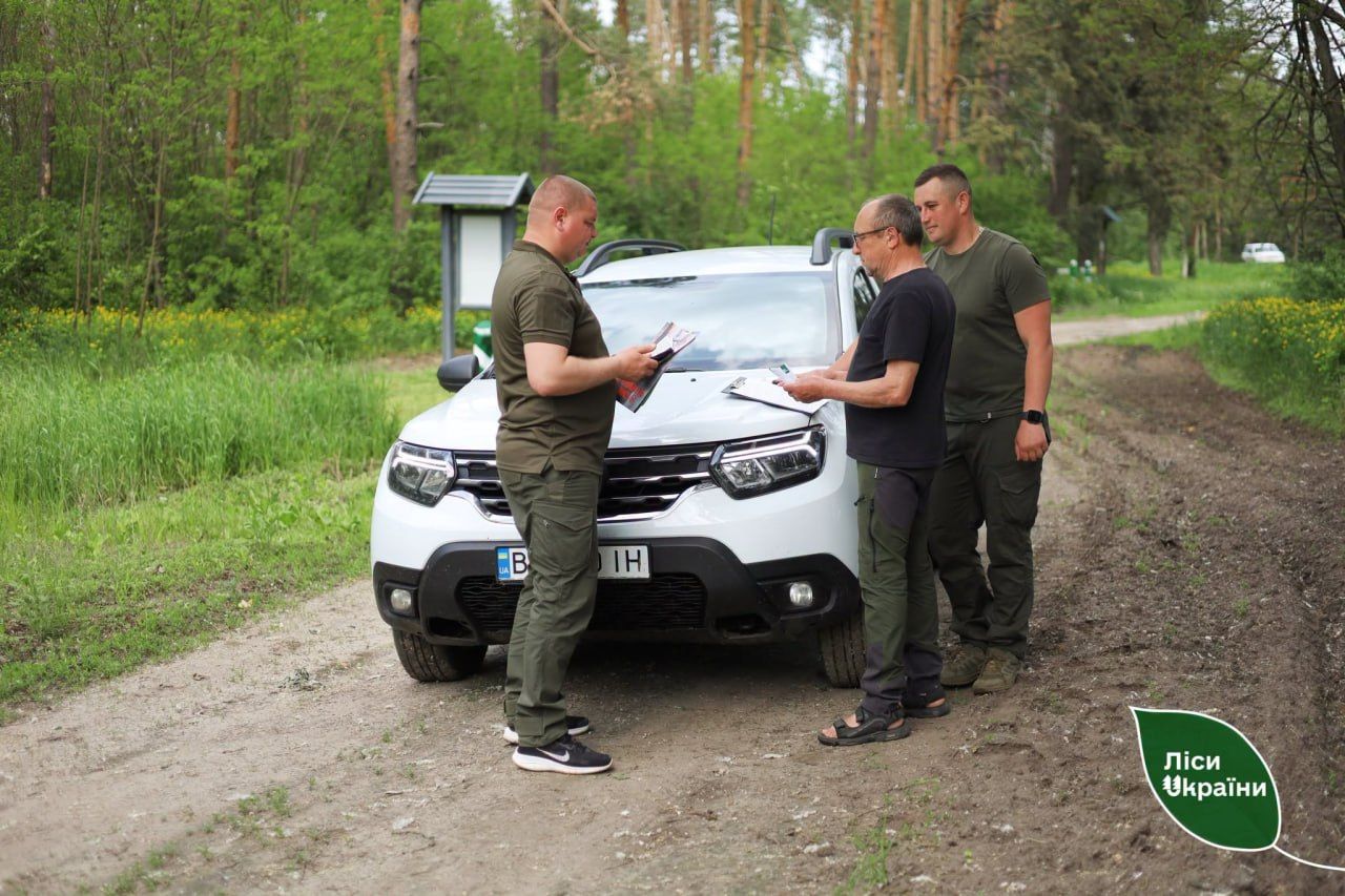 Лісівники патрулюють лісові масиви на Полтавщині
