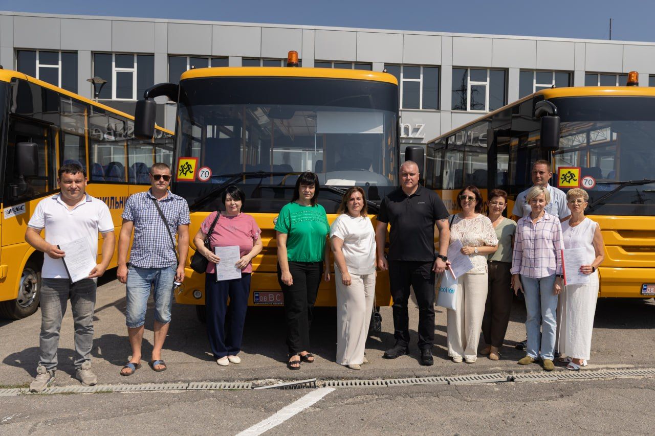 Ще три громади Полтавщини отримали нові шкільні автобуси