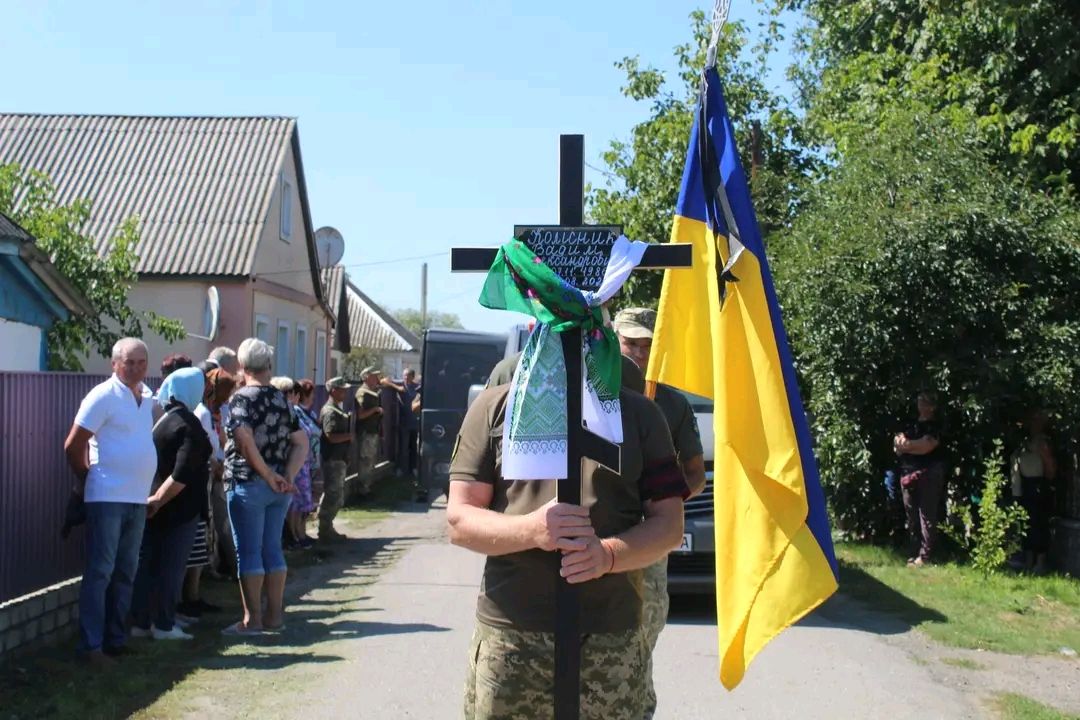 Решетилівська громада провела в останню путь Вадима Колісника