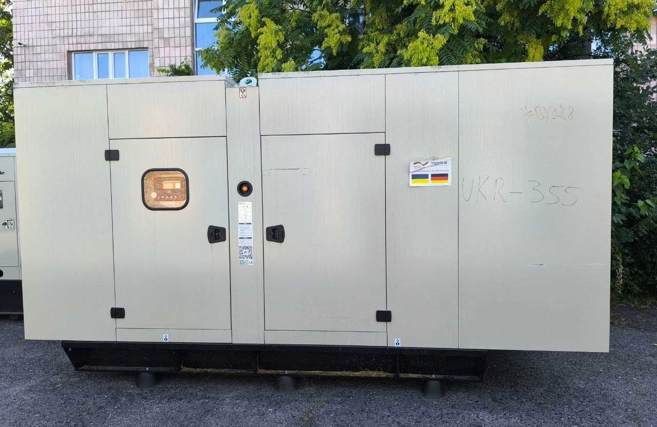 «Полтававодоканал» отримав потужний генератор для роботи під час перебоїв зі світлом