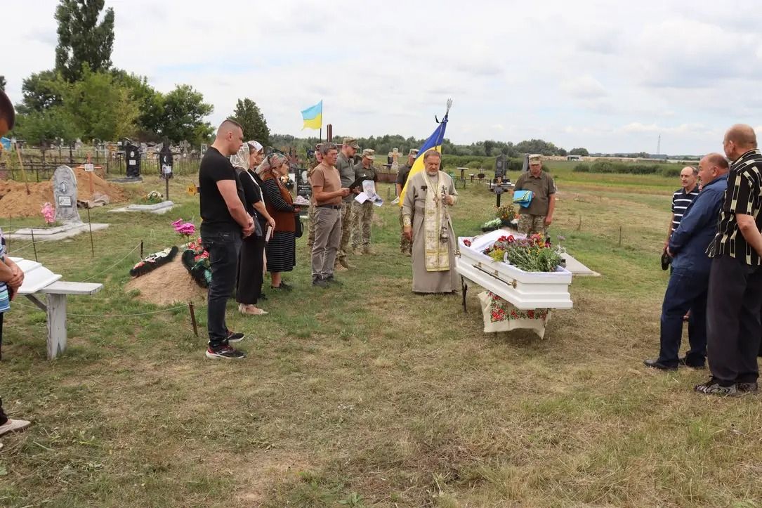 Решетилівщина попрощалася з Захисником Петром Гузоватим
