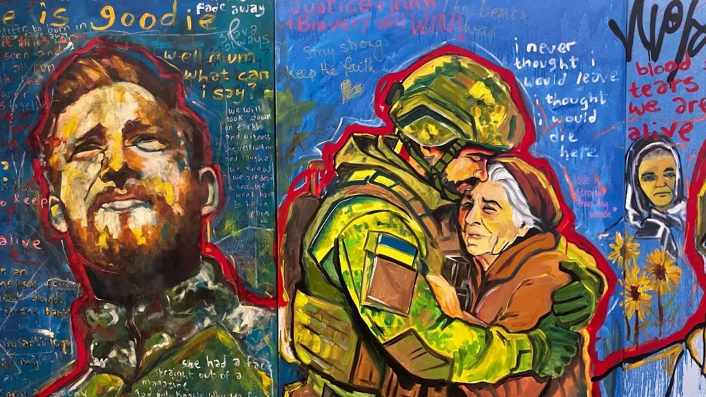 «Лінії опору»: у Глостері презентували 50-метрове інтерактивне полотно, присвячене українцям та волонтерам