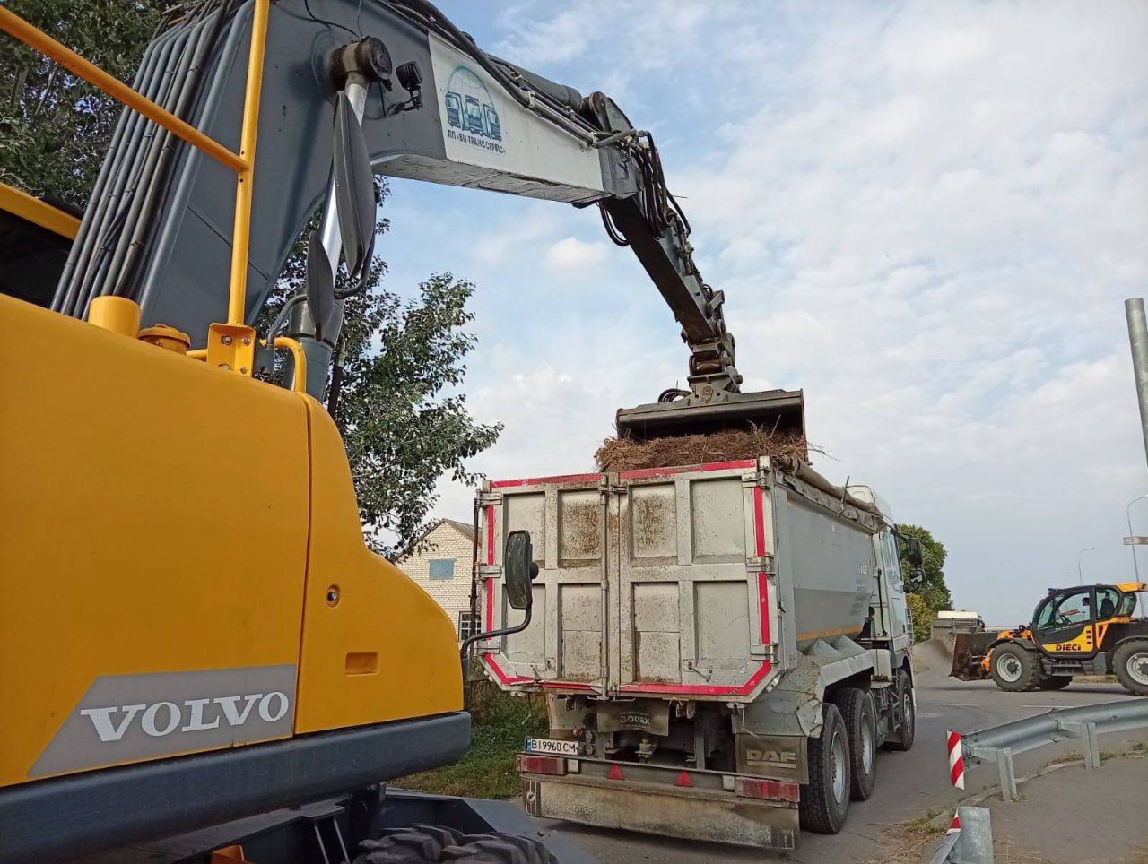 На автодорогах Полтавщини триває комплекс сезонних робіт