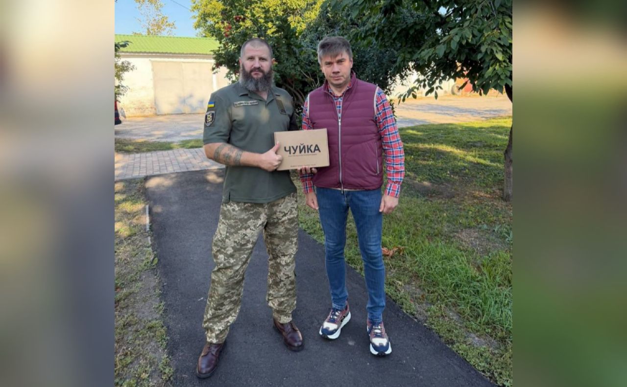 Захиснику з Решетилівщини передали детектор дронів «Чуйка»