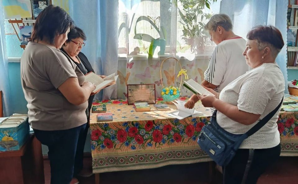 У Малобакайській СБФ діє виставка, що дарує душевне тепло