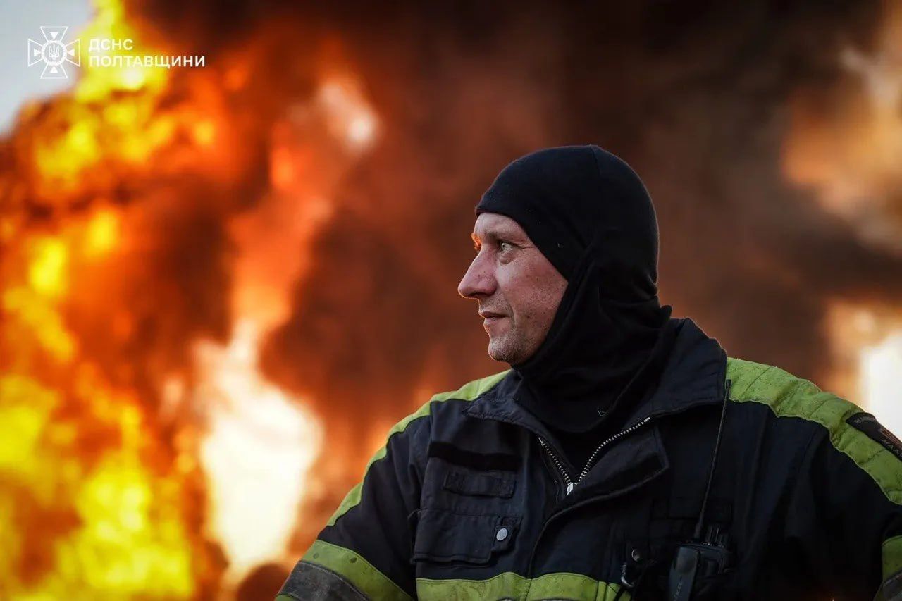 Дев’ятьох рятувальників із Полтавщини відзначили державними нагородами