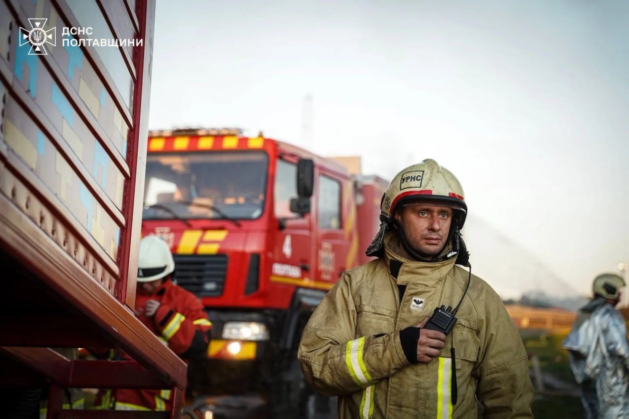 Дев’ятьох рятувальників із Полтавщини відзначили державними нагородами