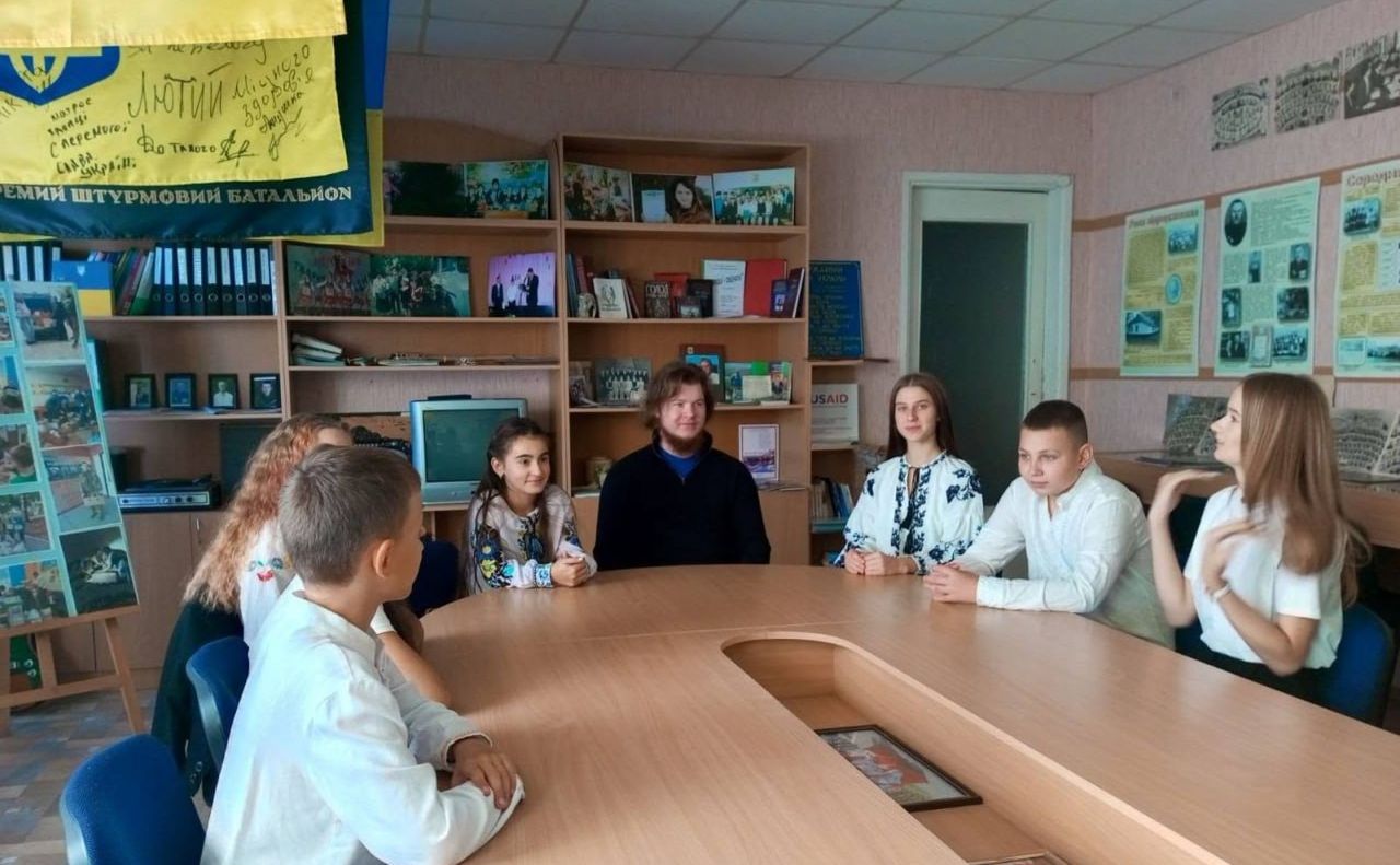 Покровські школярі зустрілися із земляком-військовослужбовцем